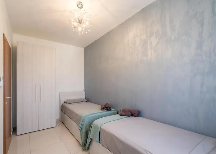 Brand New Apartment-2 Min From The Sea-central Bugibba Apartamento *