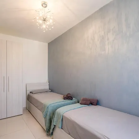 Brand New Apartment-2 Min From The Sea-central Bugibba Apartman *